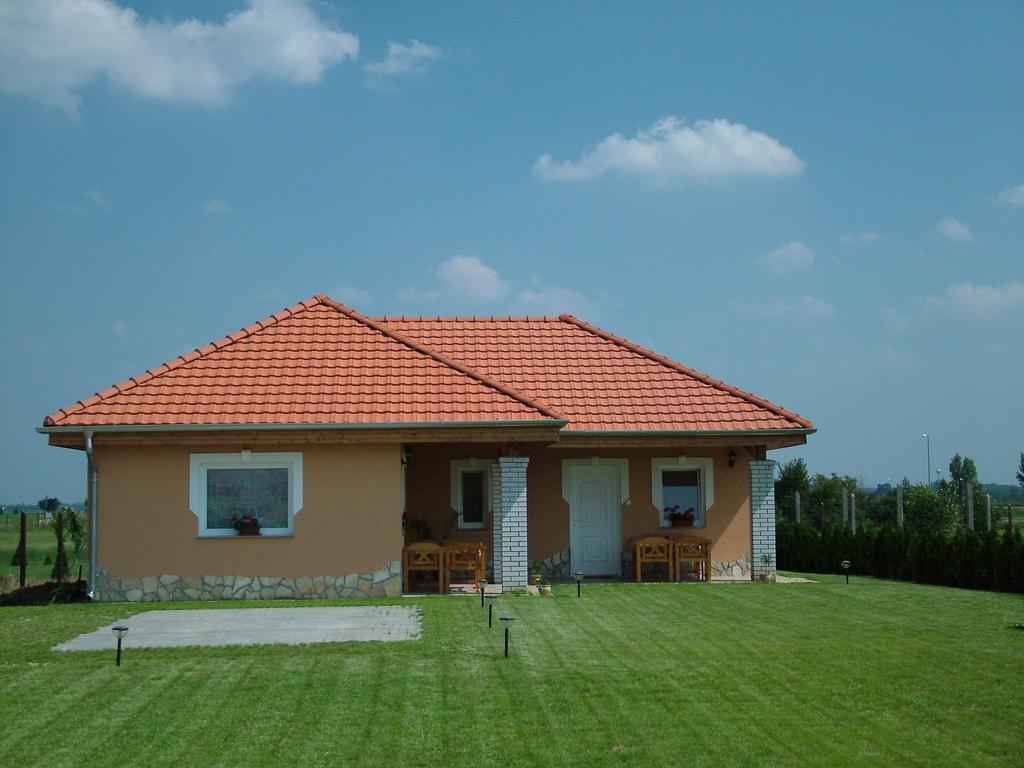 Horvathapartman Bük Стая снимка